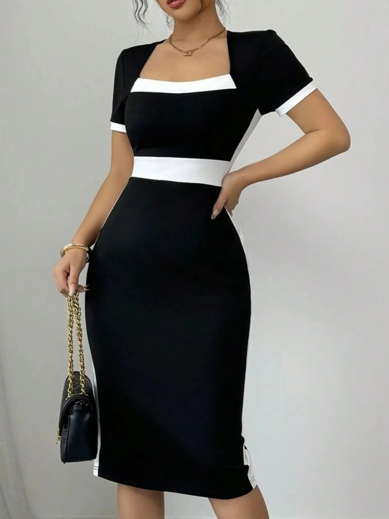Two-Tone Short Sleeve Bodycon Dress - Blushé Belle