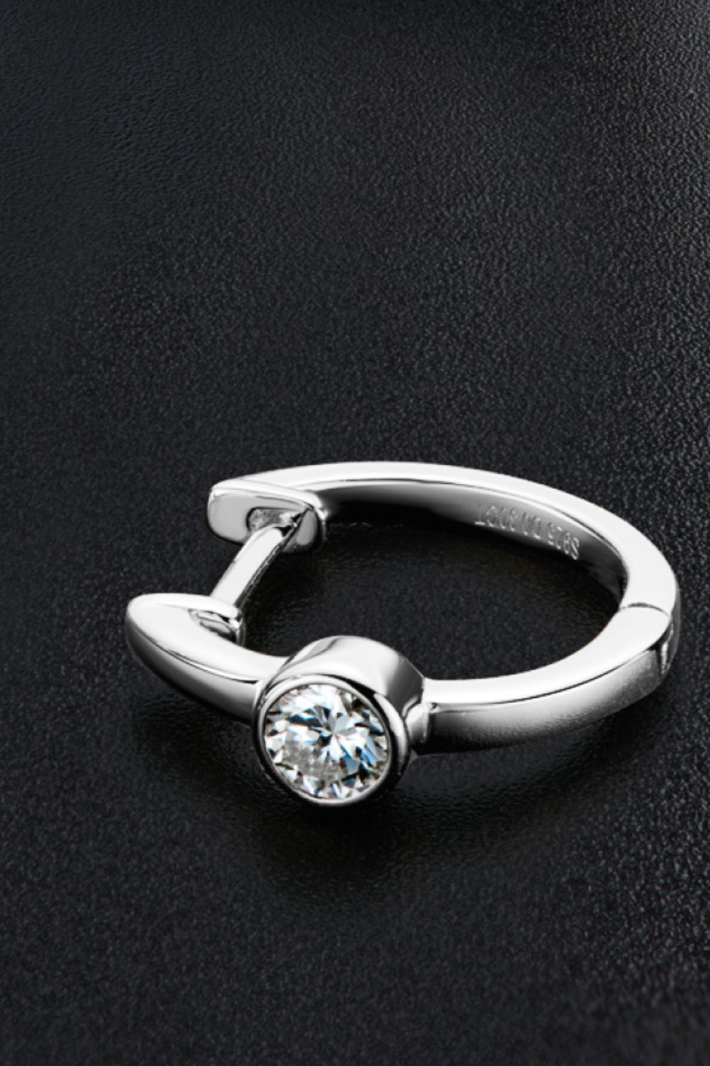 31d57d72cd93446bbfecb694fac2e787-Max