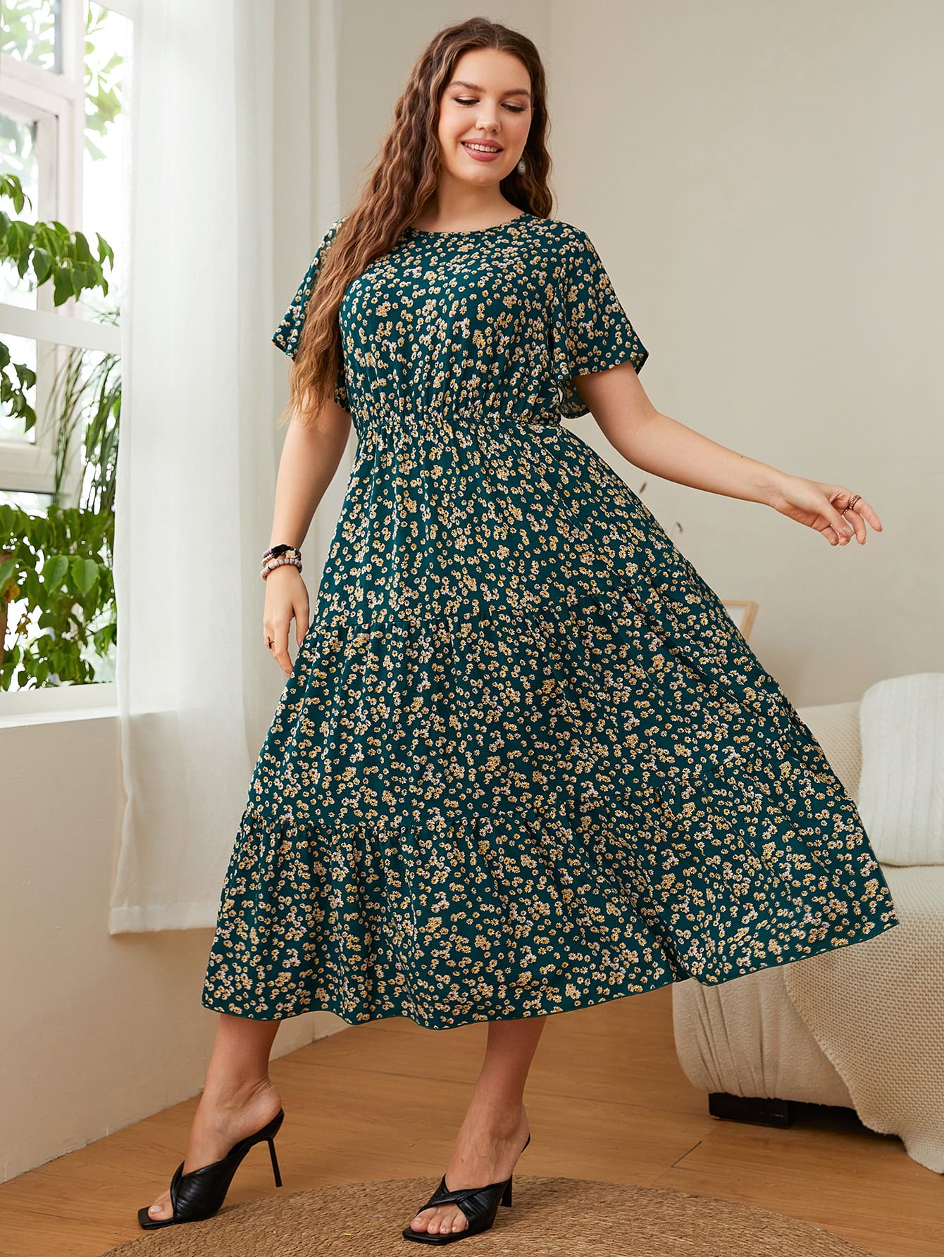 Honey Plus Size Floral Round Neck Short Sleeve Midi Dress - Blushé Belle