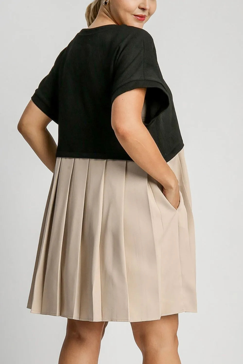 Umgee Full Size Round Neck Pleated Dress with Side Pockets Plus Size - Blushé Belle