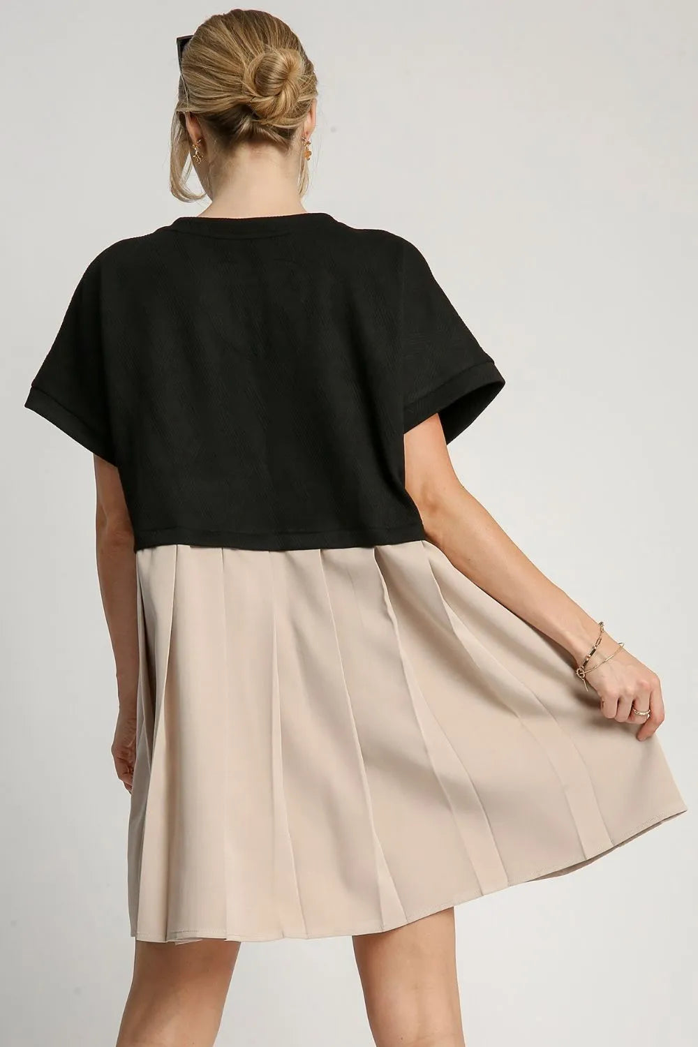 Umgee Full Size Round Neck Pleated Dress with Side Pockets Plus Size - Blushé Belle